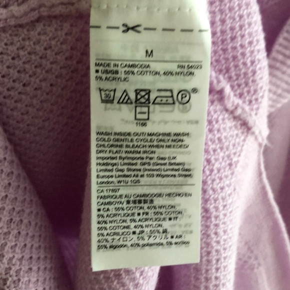 💜Gap V-Neck Peri Sweater Cotton blend textured knit with split side hems. - Picture 5 of 7